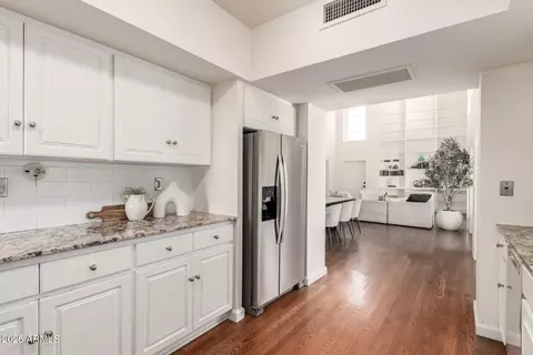 374 E Verde Ln, Phoenix, AZ 85012 photo 24