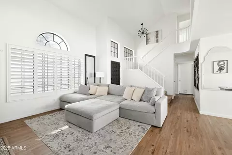 3230 E Topeka Dr, Phoenix, AZ 85050 photo 9