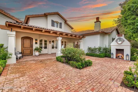 12 E Oakwood Hills Dr, Chandler, AZ 85248
