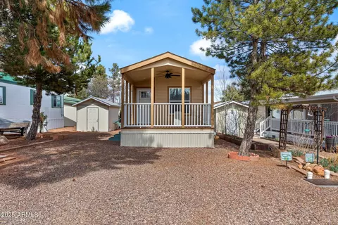 2206 Wrangler Way, Overgaard, AZ 85933