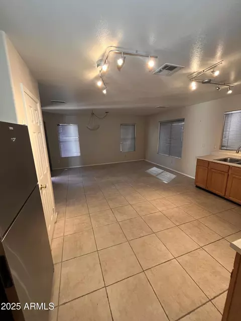 1053 E Sunburst Ln, Tempe, AZ 85284 photo 9
