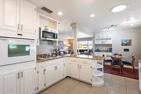 Kitchen - 1939 E Solano Dr, Phoenix, AZ 85016 photo 2 of 2