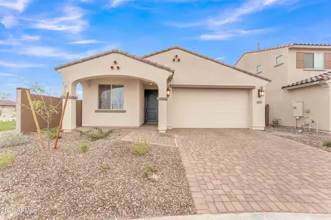 8905 W Orange Dr, Glendale, AZ 85305