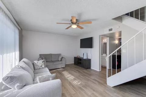 6351 N 49th Ave, Glendale, AZ 85301