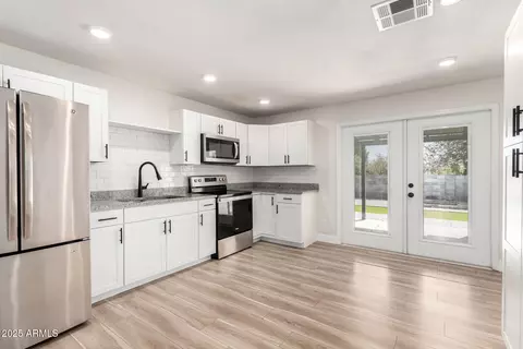 Kitchen - 3437 E Acoma Dr, Phoenix, AZ 85032 photo 2 of 2