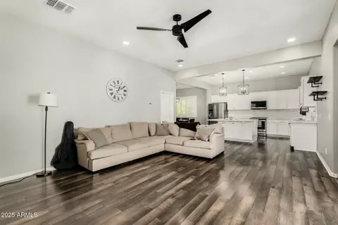 3028 E Austin Dr, Gilbert, AZ 85296 photo 8