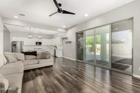 3028 E Austin Dr, Gilbert, AZ 85296 photo 7