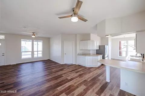 8401 N 67th Ave #91, Glendale, AZ 85302