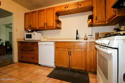Kitchen - 5508 E Woodward St, Globe, AZ 85501 photo 2 of 2