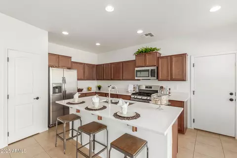 3467 S Falcon Dr, Gilbert, AZ 85297