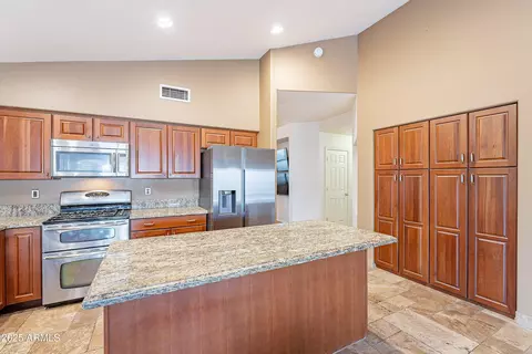 484 E Jasper Dr, Gilbert, AZ 85296 photo 4