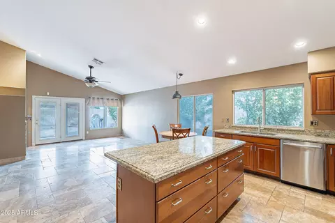 484 E Jasper Dr, Gilbert, AZ 85296 photo 5