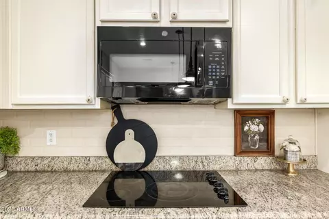 Kitchen - 3046 E Athena Ave, Gilbert, AZ 85297 photo 2 of 6