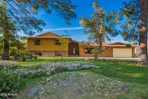 4612 W Waltann Ln W, Glendale, AZ 85306