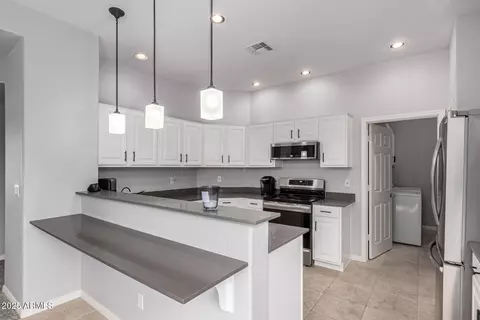 Kitchen - 3131 E Legacy Dr #2018, Phoenix, AZ 85042 photo 2 of 5