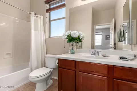 Bath - 3914 E Constance Way, Phoenix, AZ 85042 photo 4 of 4