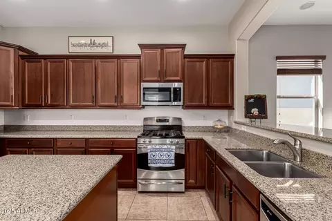 Kitchen - 3914 E Constance Way, Phoenix, AZ 85042 photo 1 of 2