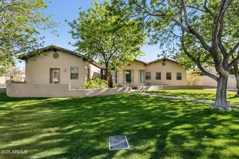 8336 S Homestead Ln, Tempe, AZ 85284