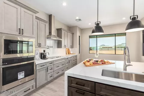 1712 E Cloud Rd, Phoenix, AZ 85086 photo 3