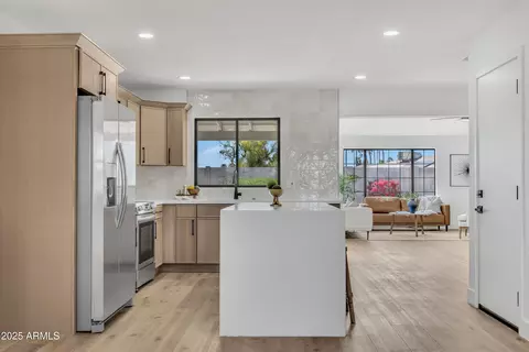 3517 E Hartford Ave, Phoenix, AZ 85032