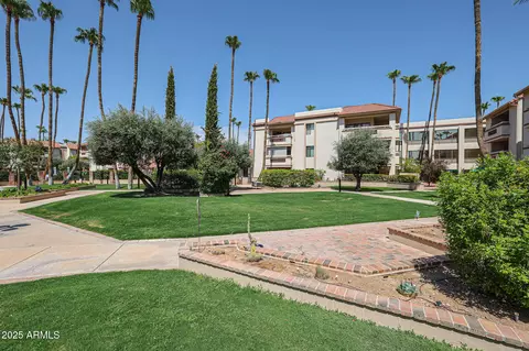 17404 N 99th Ave #214, Sun City, AZ 85373