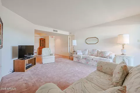 17404 N 99th Ave #214, Sun City, AZ 85373