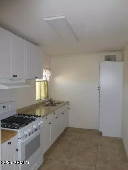 Kitchen - 443 W Ivanhoe Rd, Kearny, AZ 85137 photo 4 of 4