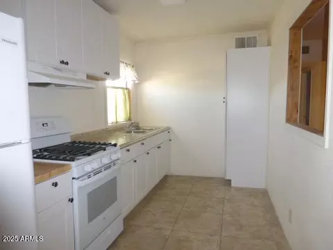 Kitchen - 443 W Ivanhoe Rd, Kearny, AZ 85137 photo 1 of 4