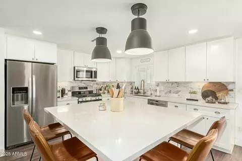 14027 N 32nd St, Phoenix, AZ 85032
