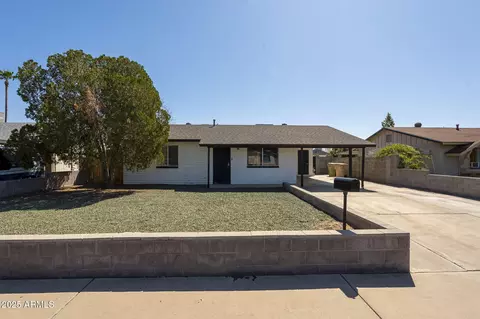 7737 W Medlock Dr, Glendale, AZ 85303