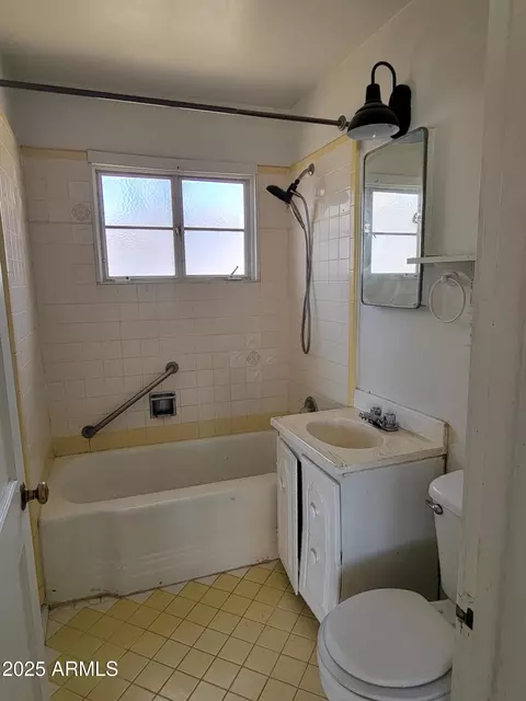 Bath - 53 Spray Ave, Bisbee, AZ 85603 photo 1 of 1