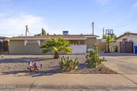 6627 W Keim Dr, Glendale, AZ 85301