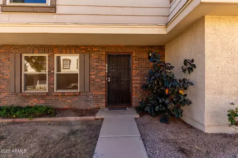 904 E Bendix Dr, Tempe, AZ 85283 photo 2