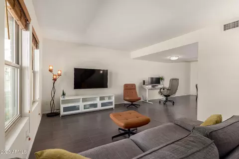 904 E Bendix Dr, Tempe, AZ 85283 photo 4
