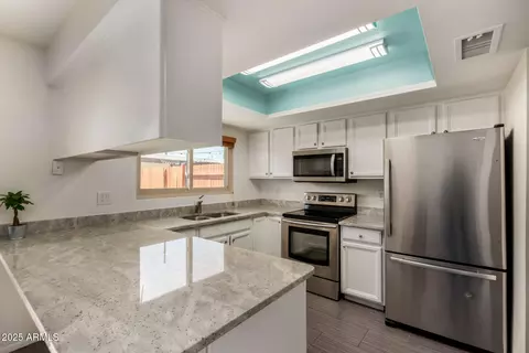 904 E Bendix Dr, Tempe, AZ 85283 photo 9