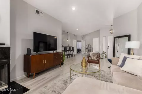 7936 E Wilshire Dr #205, Scottsdale, AZ 85257