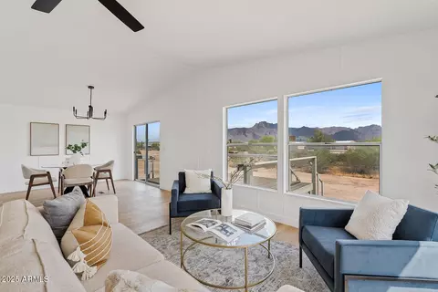 2152 E 14th Ave, Apache Junction, AZ 85119