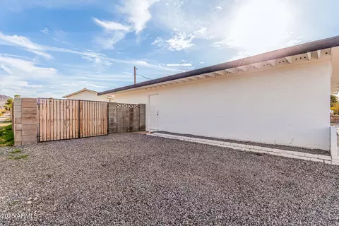 Exterior - 3939 E Sahuaro Dr, Phoenix, AZ 85028 photo 3 of 3