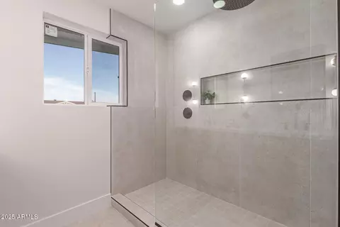 Bath - 3939 E Sahuaro Dr, Phoenix, AZ 85028 photo 3 of 5