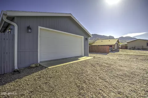 5274 E Polly Dr, Hereford, AZ 85615 photo 2