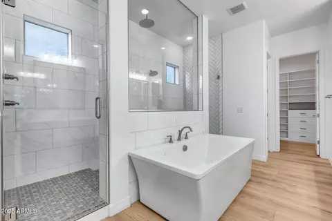 Bath - 4606 S Ferric --, Mesa, AZ 85212 photo 2 of 5