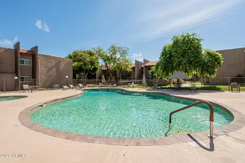 Exterior - 5525 E Thomas Rd #N5, Phoenix, AZ 85018 photo 5 of 6