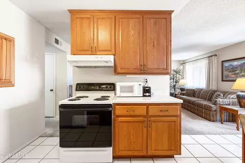 Kitchen - 5525 E Thomas Rd #N5, Phoenix, AZ 85018 photo 3 of 3