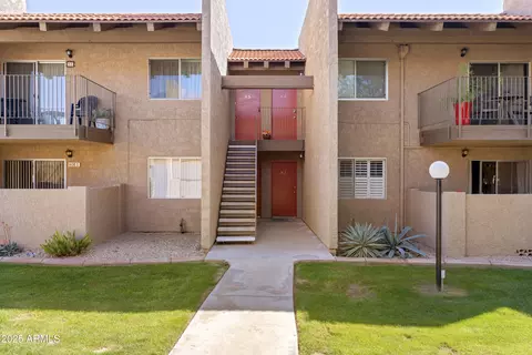 Exterior - 5525 E Thomas Rd #N5, Phoenix, AZ 85018 photo 2 of 6