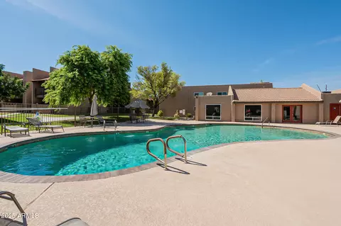 Exterior - 5525 E Thomas Rd #N5, Phoenix, AZ 85018 photo 4 of 6