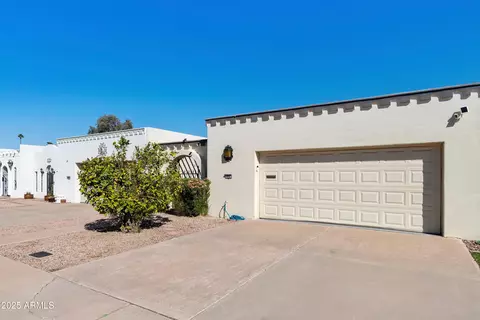 322 W Laguna Dr, Tempe, AZ 85282
