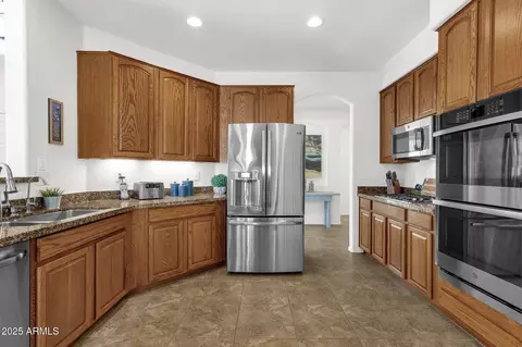 Kitchen - 2417 W Apache Rain Rd, Phoenix, AZ 85085 photo 4 of 4