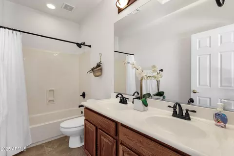 Bath - 2417 W Apache Rain Rd, Phoenix, AZ 85085 photo 4 of 4