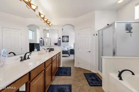 Bath - 2417 W Apache Rain Rd, Phoenix, AZ 85085 photo 3 of 4