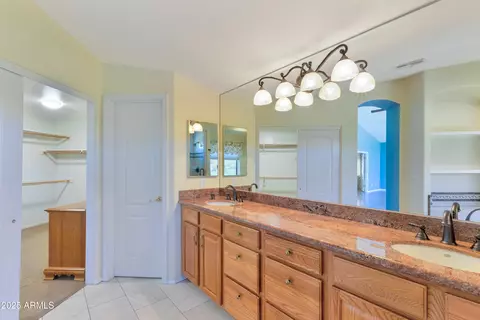 Bath - 1334 E Voltaire Ave, Phoenix, AZ 85022 photo 3 of 4